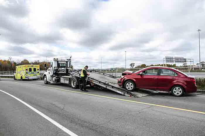 Benefits Of Hiring Heavy Duty Towing Services